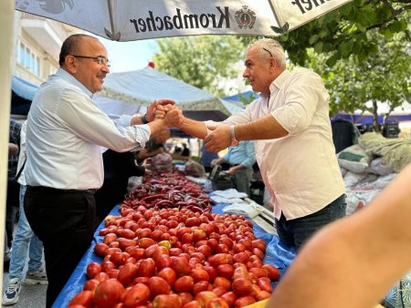 Başkan Tural, Salı Pazarı esnafıyla buluştu