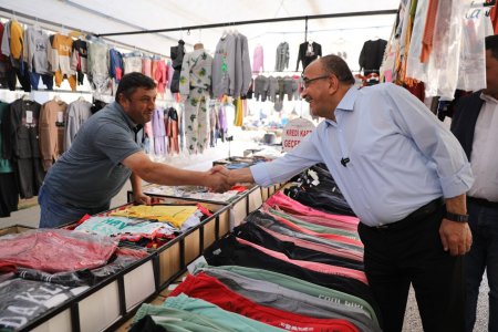 Başkan Tural, Salı Pazarı esnafıyla buluştu