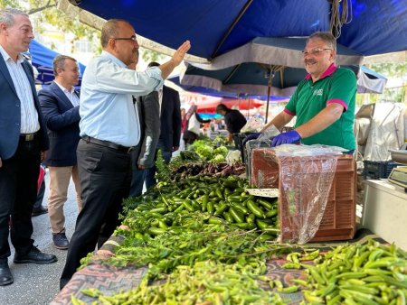 Başkan Tural, Salı Pazarı esnafıyla buluştu