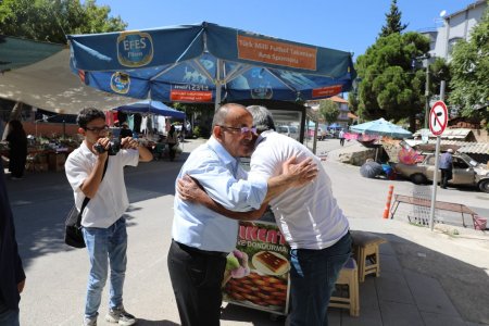Başkan Tural, Salı Pazarı esnafıyla buluştu