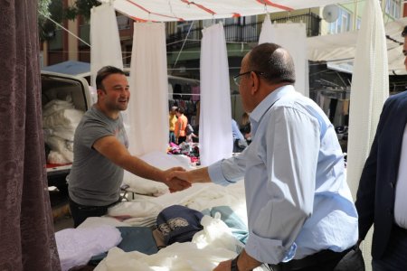 Başkan Tural, Salı Pazarı esnafıyla buluştu