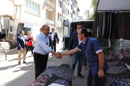 Başkan Tural, Salı Pazarı esnafıyla buluştu