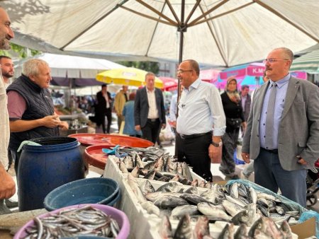 Başkan Tural, Salı Pazarı esnafıyla buluştu