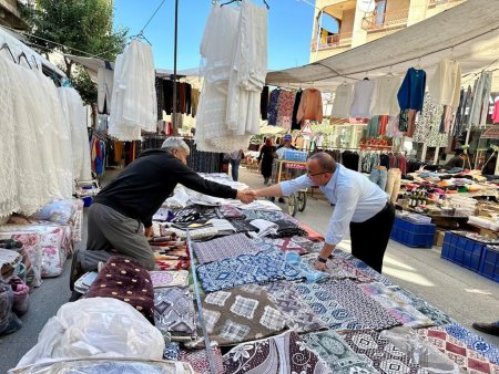 Başkan Tural, Salı Pazarı esnafıyla buluştu