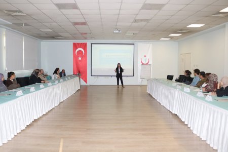 Isparta İl Sağlık Müdürlüğünde eğitimler devam ediyor