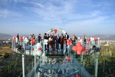Isparta'da Cam Seyir Terası açıldı