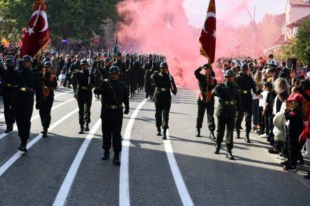 Sen çok yaşa Cumhuriyet