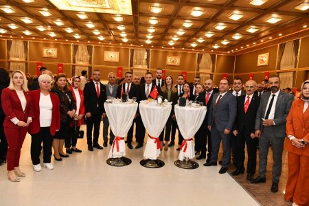 Isparta'da fener alaylı kutlama