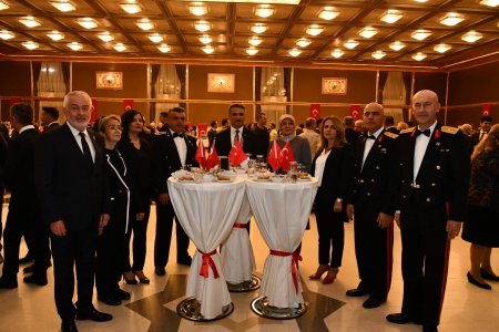 Isparta'da fener alaylı kutlama