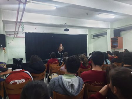 SDÜ’lü gençlerden tiyatro gösterisi