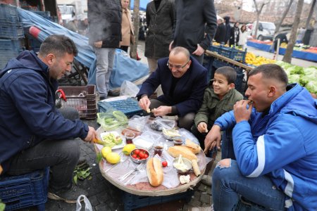 Başkan Adayı Tural Karaağaç Pazarında