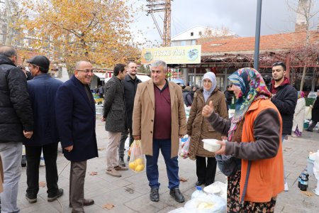 Başkan Adayı Tural Karaağaç Pazarında
