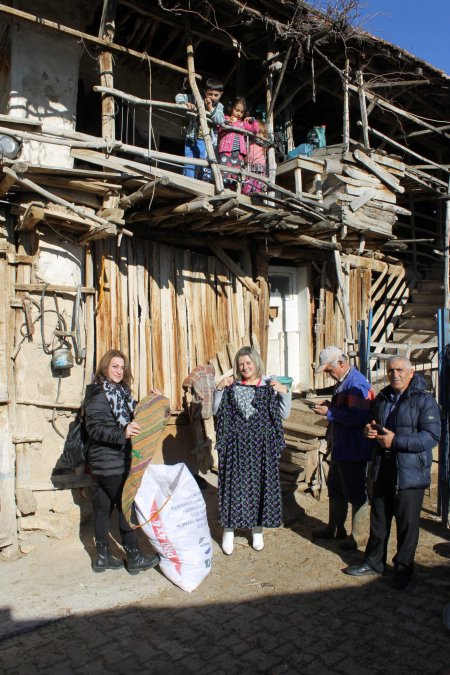 Kıyafetleri bağışlandı