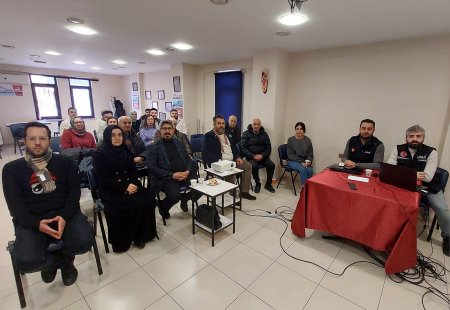 Isparta AFAD mimar ve mühendislere eğitim verdi 
