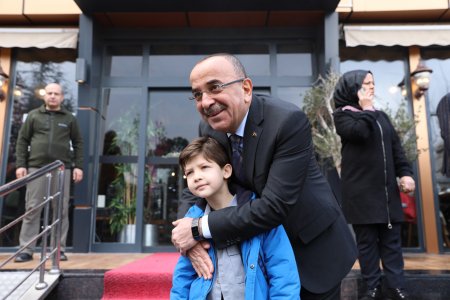 Berber, kuaför esnafı Tural’ın yanında