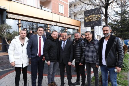 Berber, kuaför esnafı Tural’ın yanında