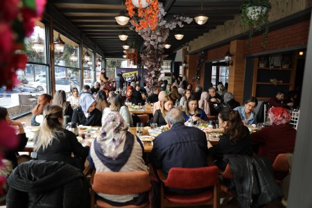Berber, kuaför esnafı Tural’ın yanında