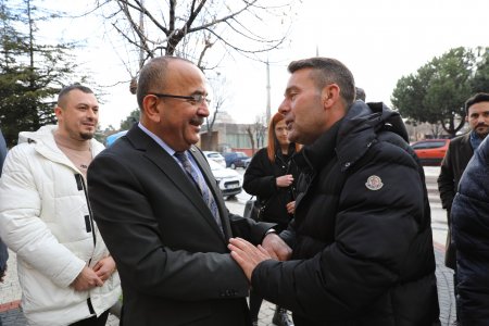 Berber, kuaför esnafı Tural’ın yanında