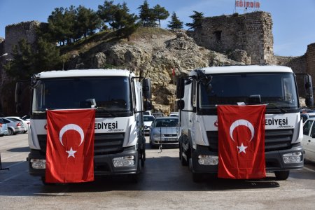 2 adet Mercedes Benz çöp toplama aracı hizmete girdi