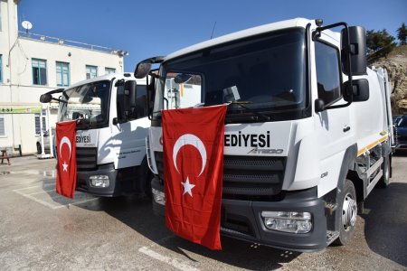 2 adet Mercedes Benz çöp toplama aracı hizmete girdi