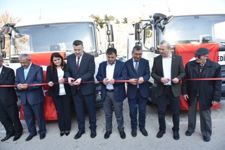 2 adet Mercedes Benz çöp toplama aracı hizmete girdi