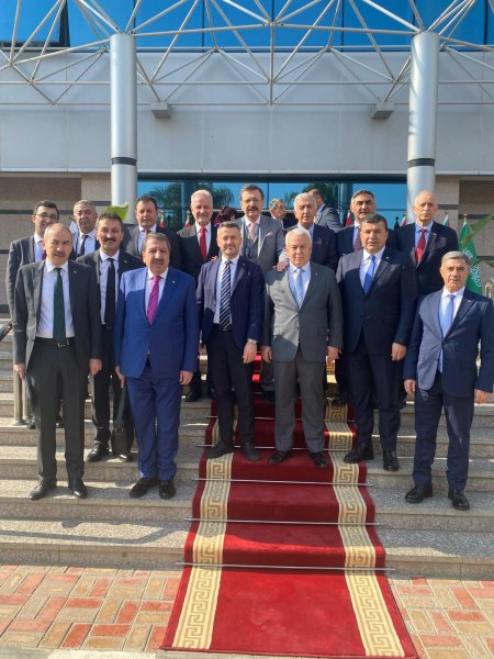 Başkan Şahin Mısır’da Isparta ürünlerini anlattı