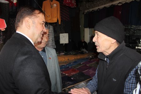 Köy Garajı esnafı Atakan Yazgan'ı bağrına bastı