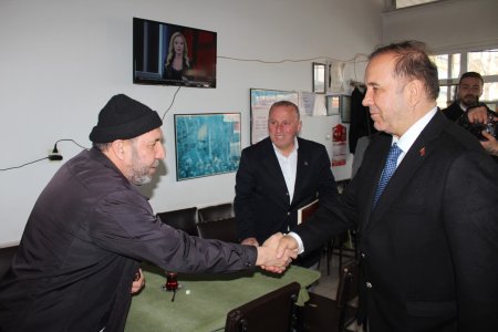 Köy Garajı esnafı Atakan Yazgan'ı bağrına bastı