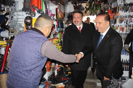 Köy Garajı esnafı Atakan Yazgan'ı bağrına bastı