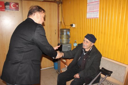 Köy Garajı esnafı Atakan Yazgan'ı bağrına bastı