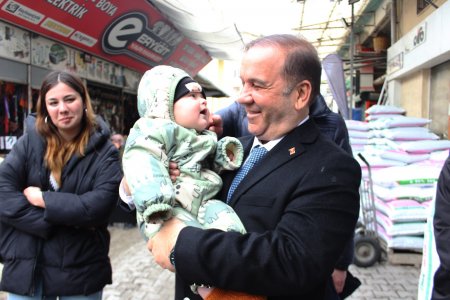 Köy Garajı esnafı Atakan Yazgan'ı bağrına bastı