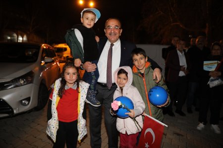 Kaygılanma Gülistan, Ahmet Tural var