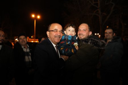 Kaygılanma Gülistan, Ahmet Tural var