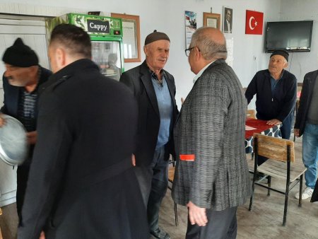 Karış karış geziyorlar