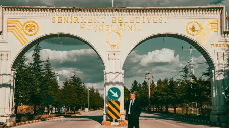 Yaşamımdaki tek sevdam Senirkent’i sevmek ve hizmet etmek olmuştur