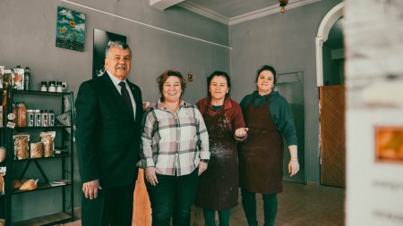 Yaşamımdaki tek sevdam Senirkent’i sevmek ve hizmet etmek olmuştur