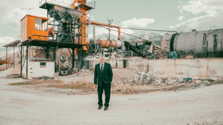 Yaşamımdaki tek sevdam Senirkent’i sevmek ve hizmet etmek olmuştur