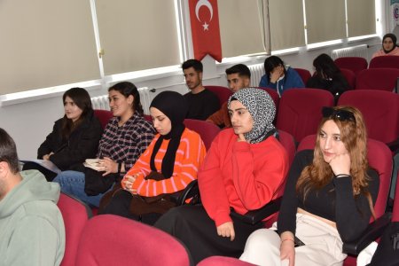 Yerel yönetimler öğrenciler ile buluşuyor 