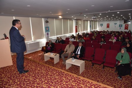 Yerel yönetimler öğrenciler ile buluşuyor 