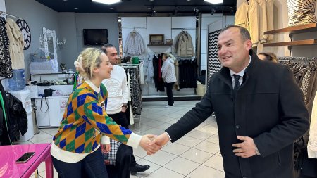 Dokur’dan esnaf ziyareti 