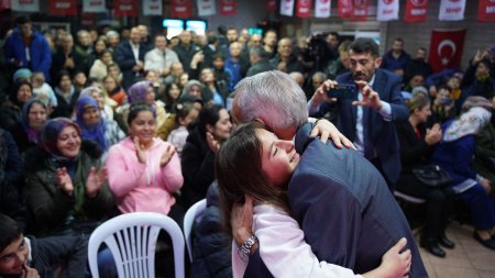 Günaydın Fatih Mahallesi’nde konuştu