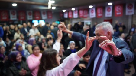 Günaydın Fatih Mahallesi’nde konuştu
