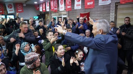 Günaydın Fatih Mahallesi’nde konuştu