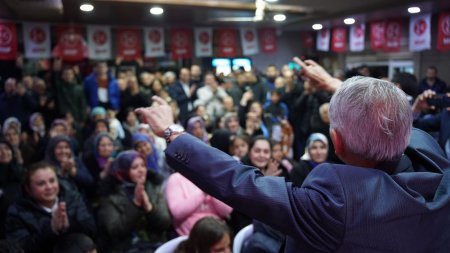 Günaydın Fatih Mahallesi’nde konuştu