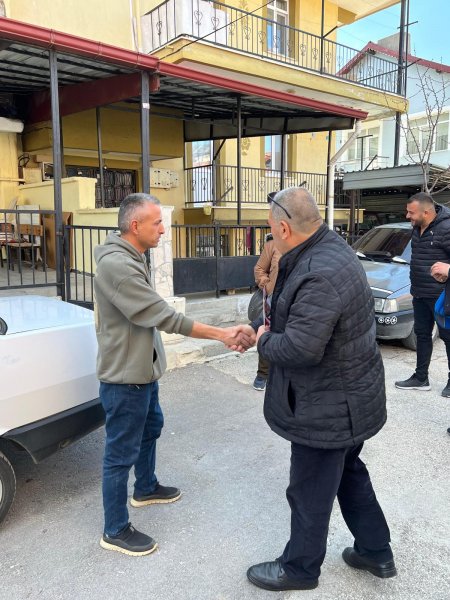 Zafer Mahallesi muhtar adayı Kemal Turan mahallede kapı kapı geziyor