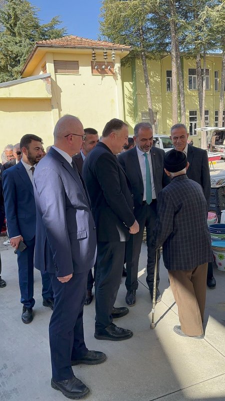 Başkan Adayı Pehlivan pazar esnafıyla buluştu 
