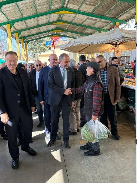 Başkan Adayı Pehlivan pazar esnafıyla buluştu 
