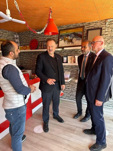 Başkan Adayı Pehlivan pazar esnafıyla buluştu 