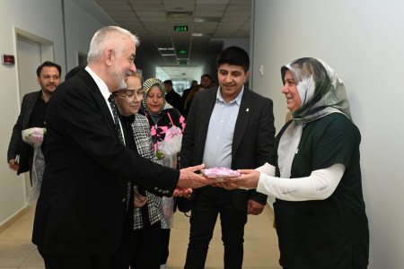Başdeğirmen çifti sağlıkçıların 14 Mart Tıp Bayramı’nı kutladı