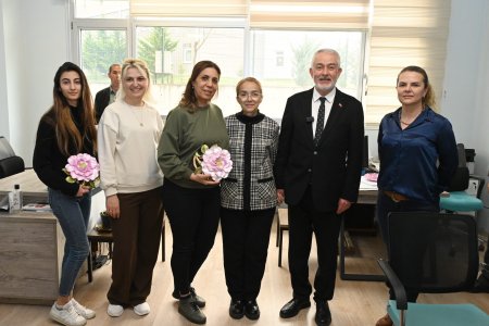 Başdeğirmen çifti sağlıkçıların 14 Mart Tıp Bayramı’nı kutladı